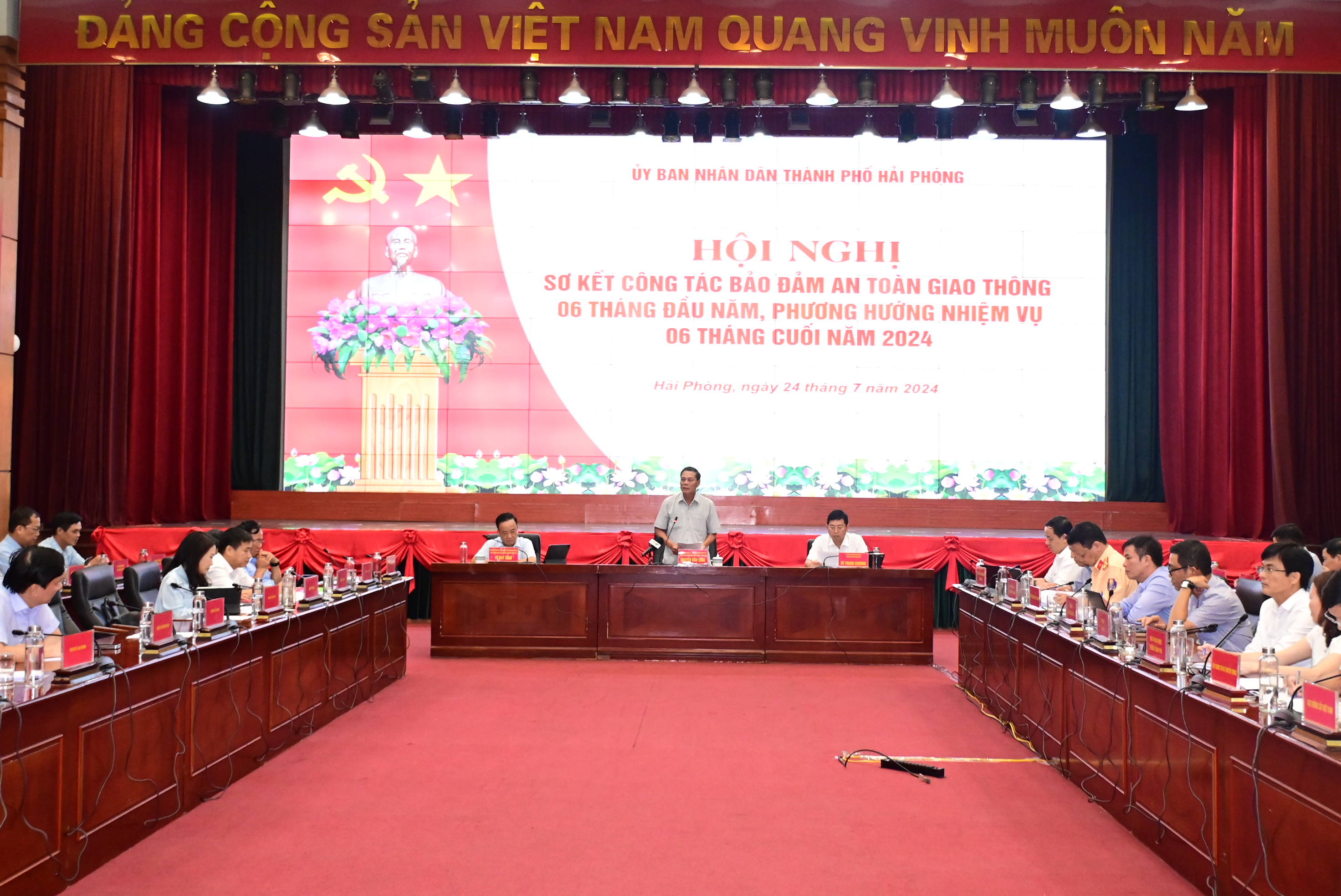 Tiếp tục kiểm soát chặt tình hình TTATGT, kiềm chế tai nạn giao thông những tháng cuối năm